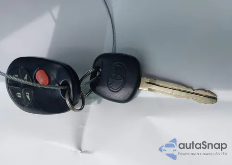 2010 Toyota Sienna Le from USA, damaged, VIN 5TDKK4CC9AS305091